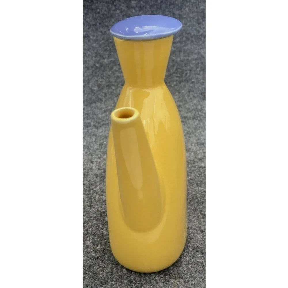 Lindt-Stymeist Colorways Yellow Cruet Oil Vinegar Pitcher Blue Lid MCM Japan